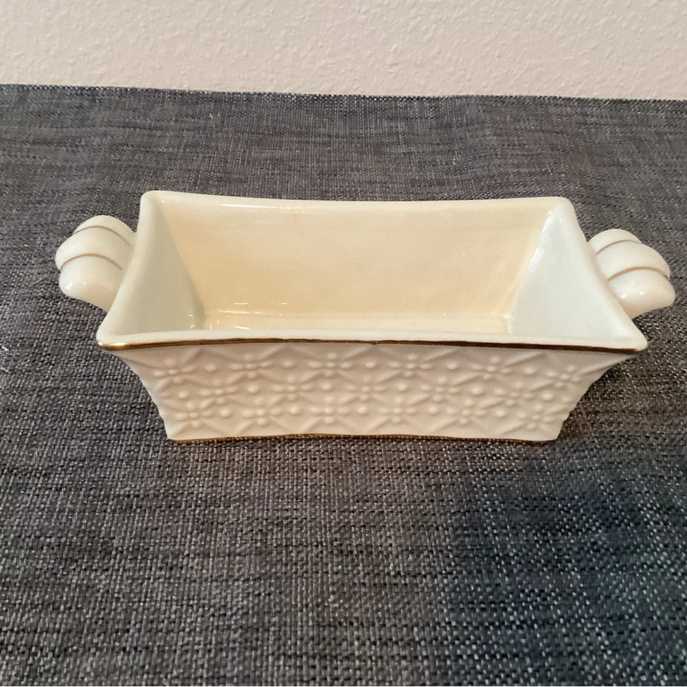 Lenox Cream Ceramic Serving Dish with Gold Trim